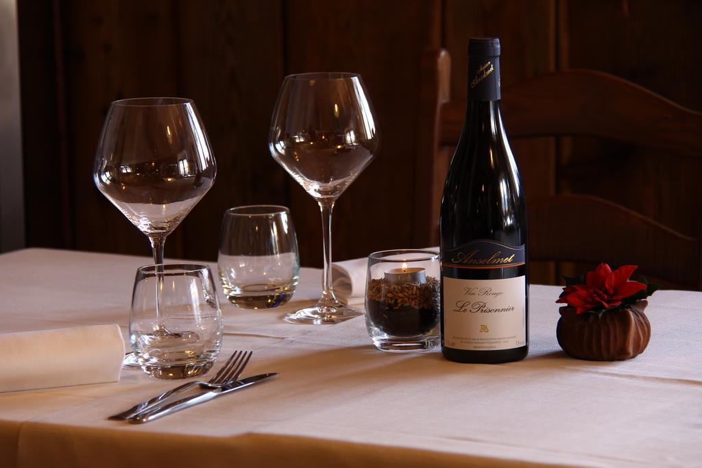 Mont Velan Chambres & Restaurant Saint-Oyen Exterior photo