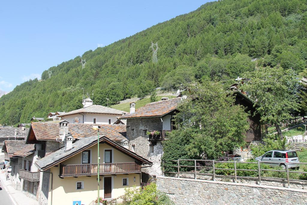 Mont Velan Chambres & Restaurant Saint-Oyen Exterior photo